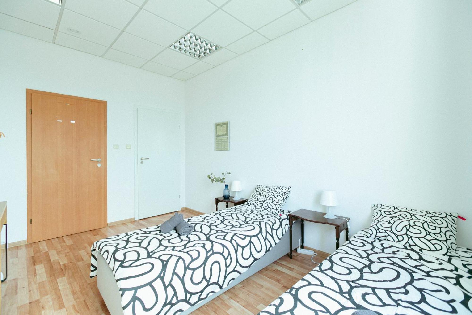 Hostel Metro Kabaty Варшава Экстерьер фото